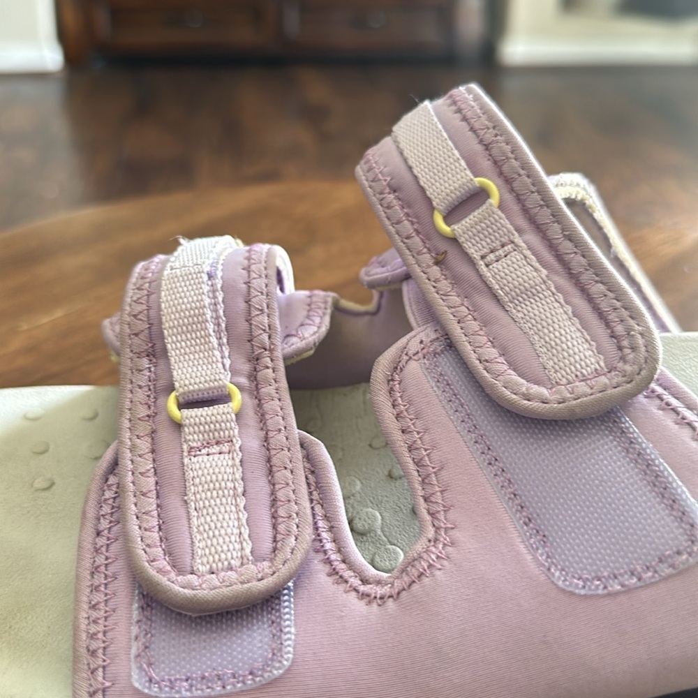 Woman’s Size 12 Vionic Sandal Slides - image 2